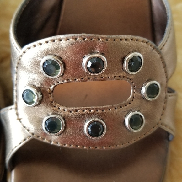 TRENDZONE Bronze Wedge Hutton Sandals Size 8M - Picture 2 of 12